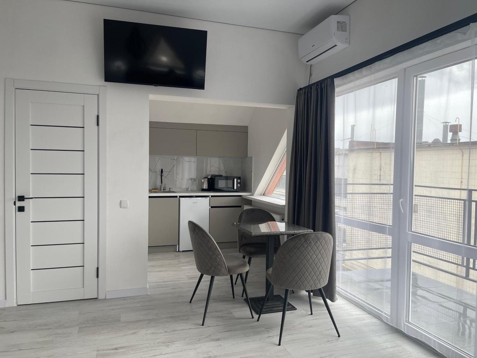 Hotel Femina Zjytomyr Buitenkant foto