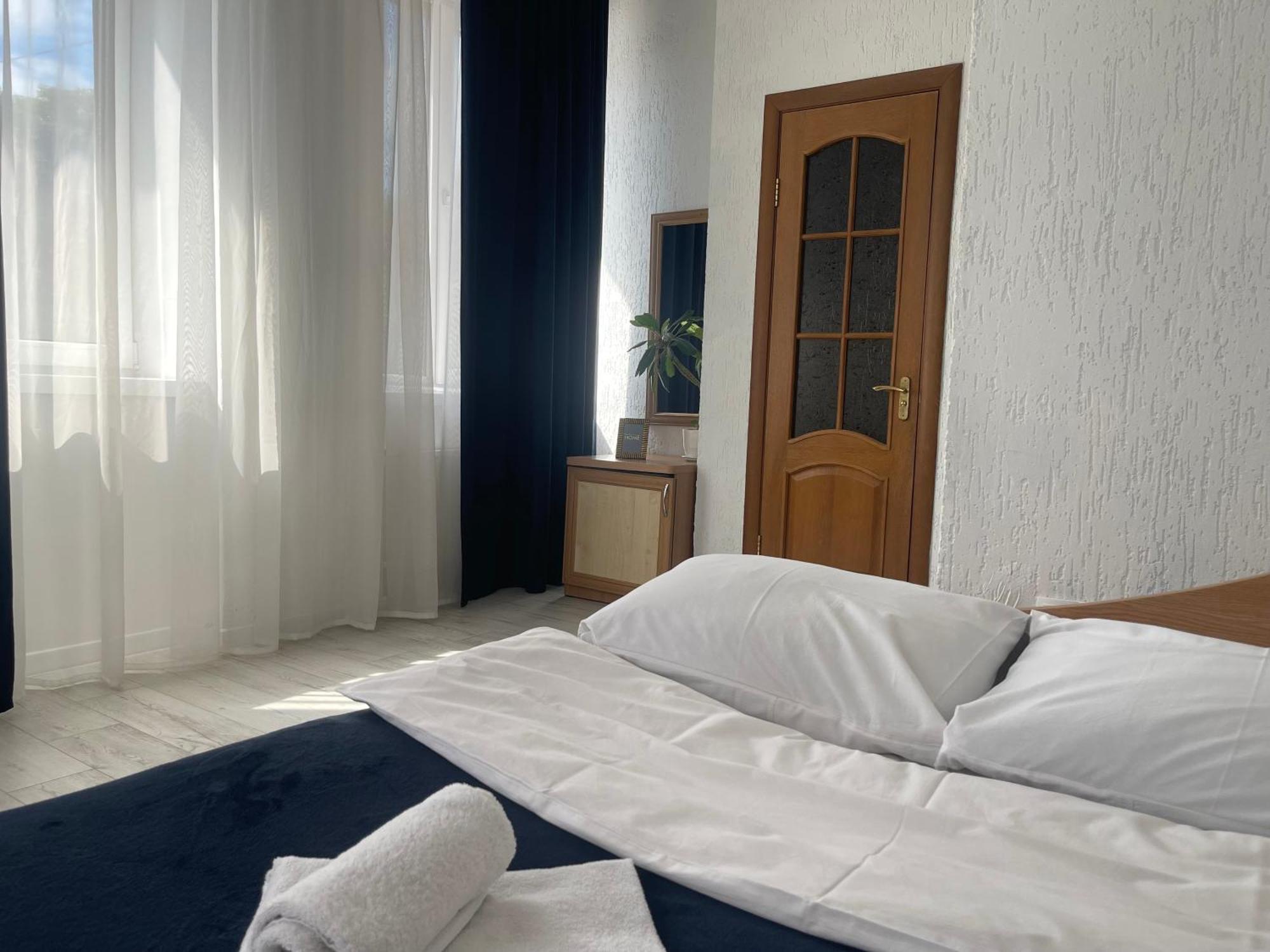 Hotel Femina Zjytomyr Buitenkant foto